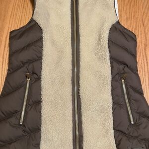 Athleta Tundra Quilted Responsible Goose Down Sherpa Vest Womens Brown Beige S